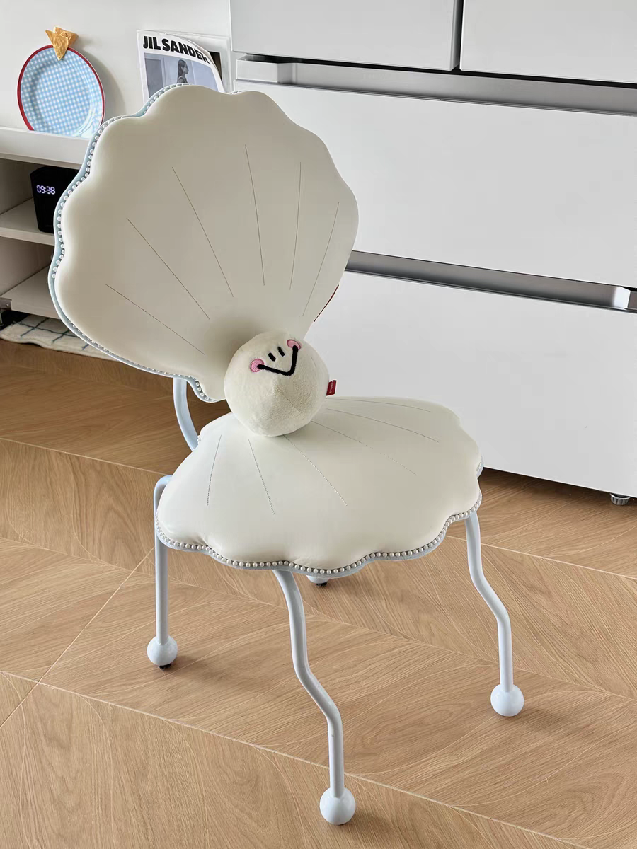 Shell Chair with Pearl Cushion