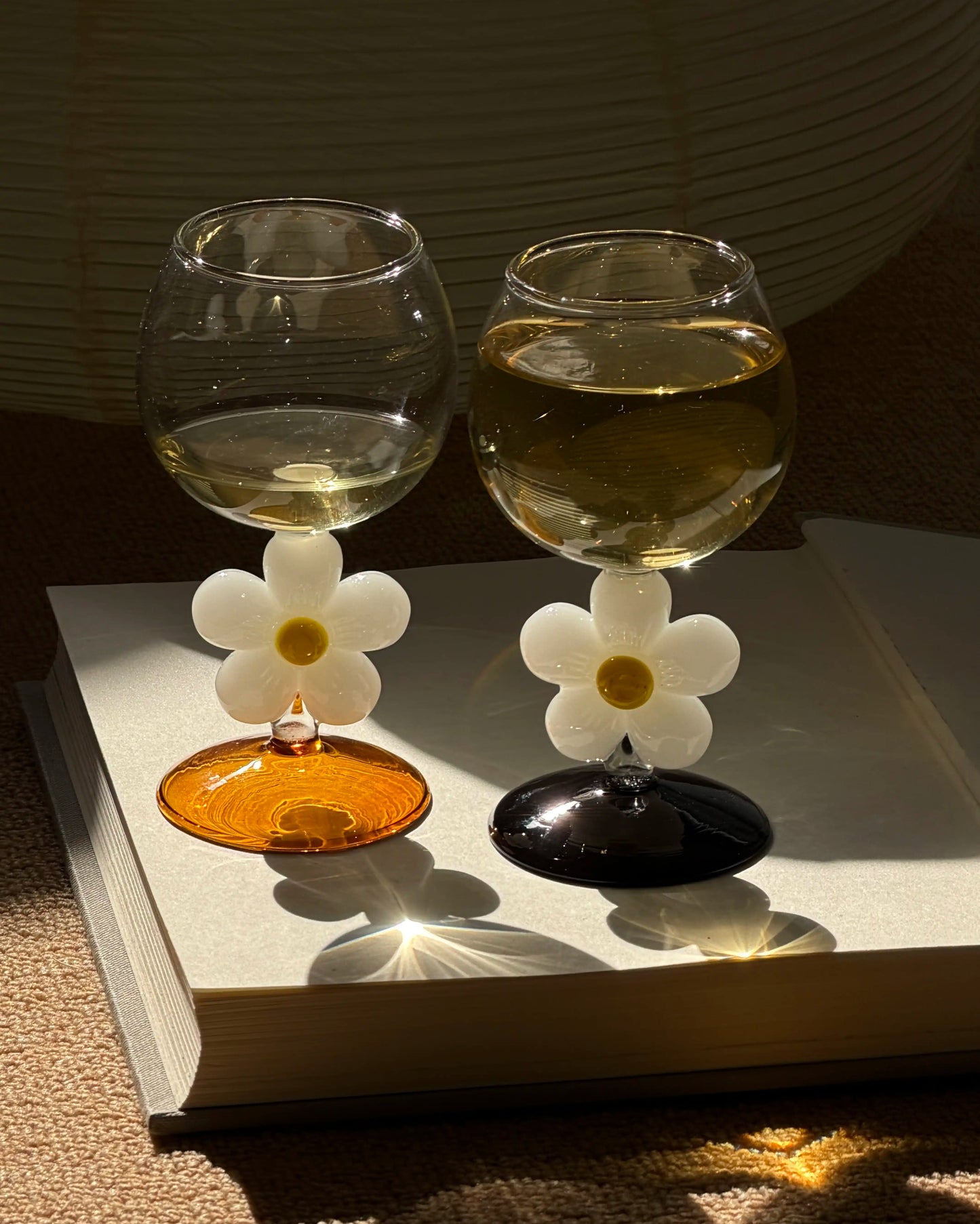 Daisy Bloom Stem Glass