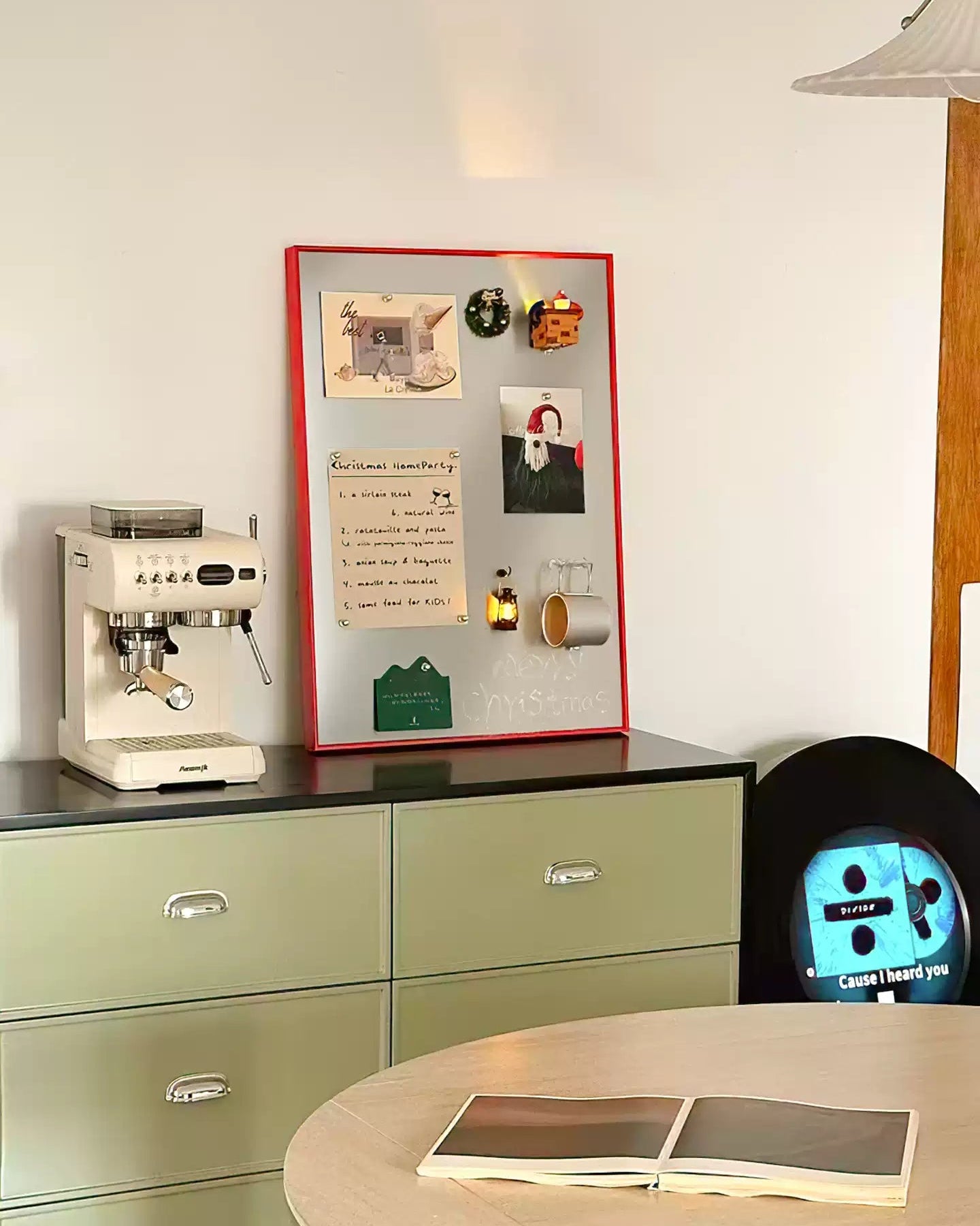 Magnetic DIY Display Board