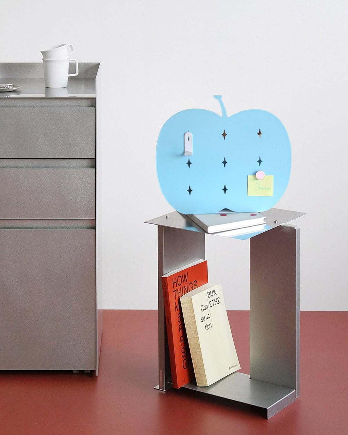 Apple-Shaped Desktop Organizer
