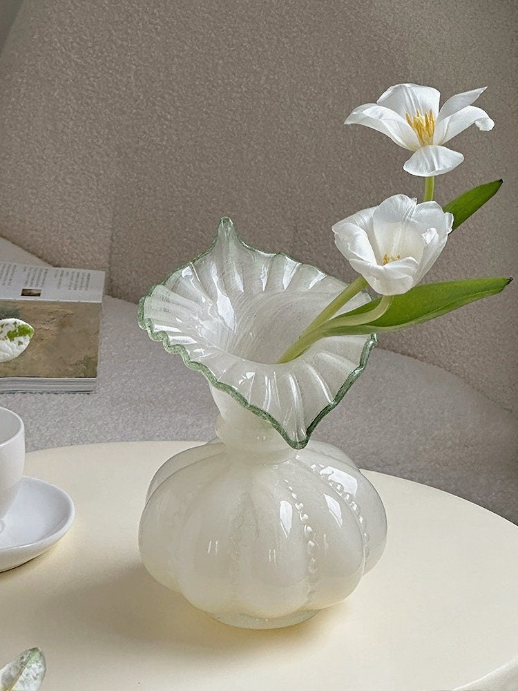 Elegant Jade Glass Flower Vase