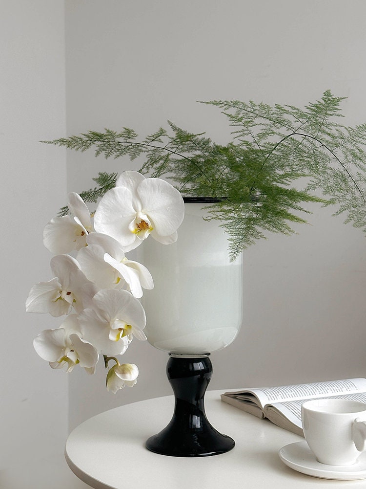 Elegance Glass Flower Vase